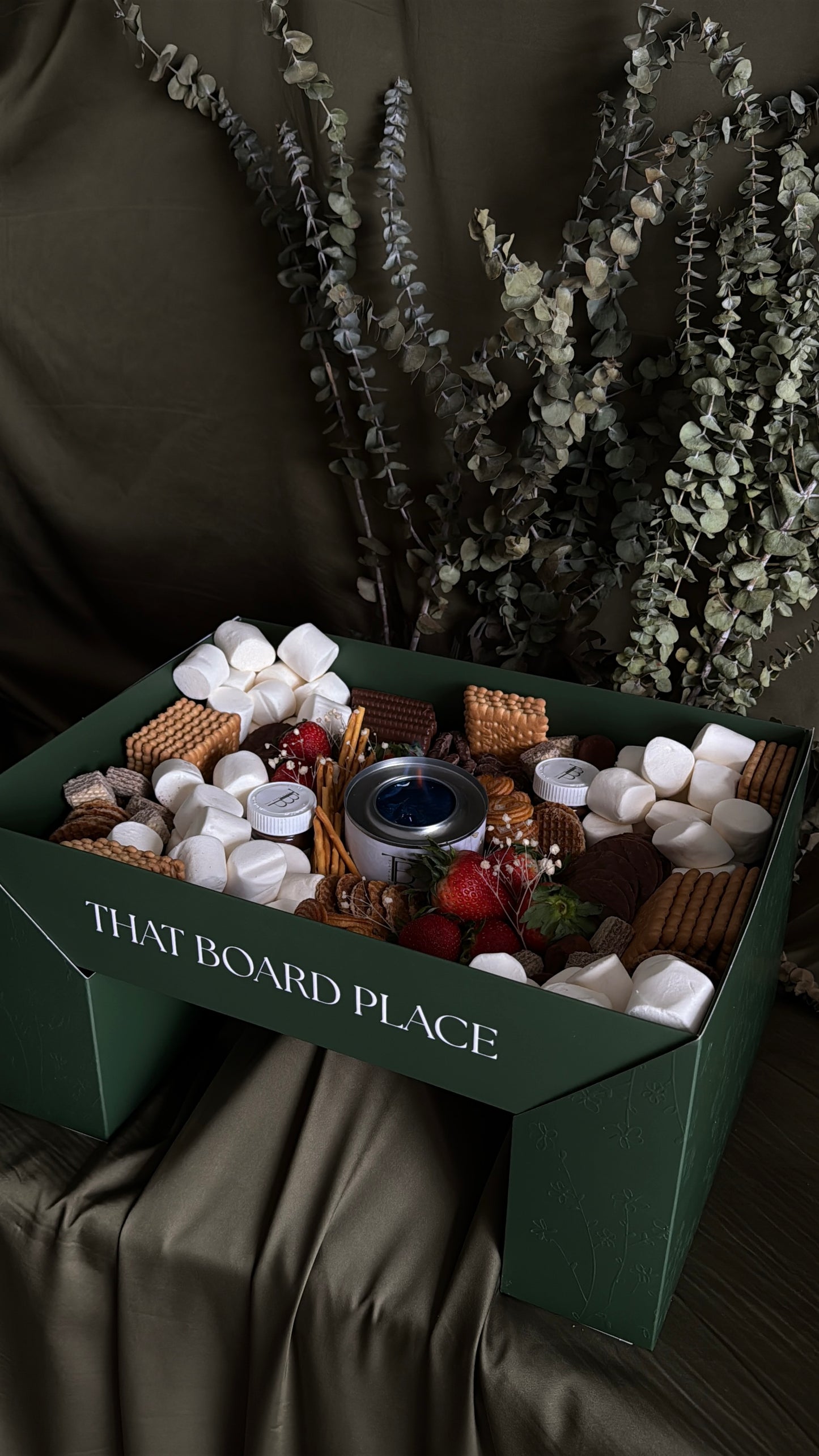 That S’mores Gathering Board (10+ people)