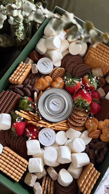 That S’mores Gathering Board (10+ people)